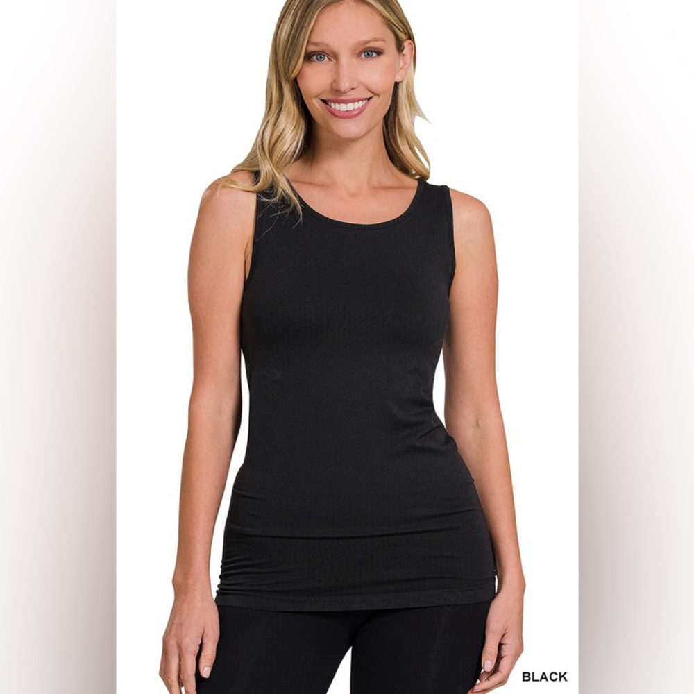 153. Scoop Neck Seamless Tank Top in Black